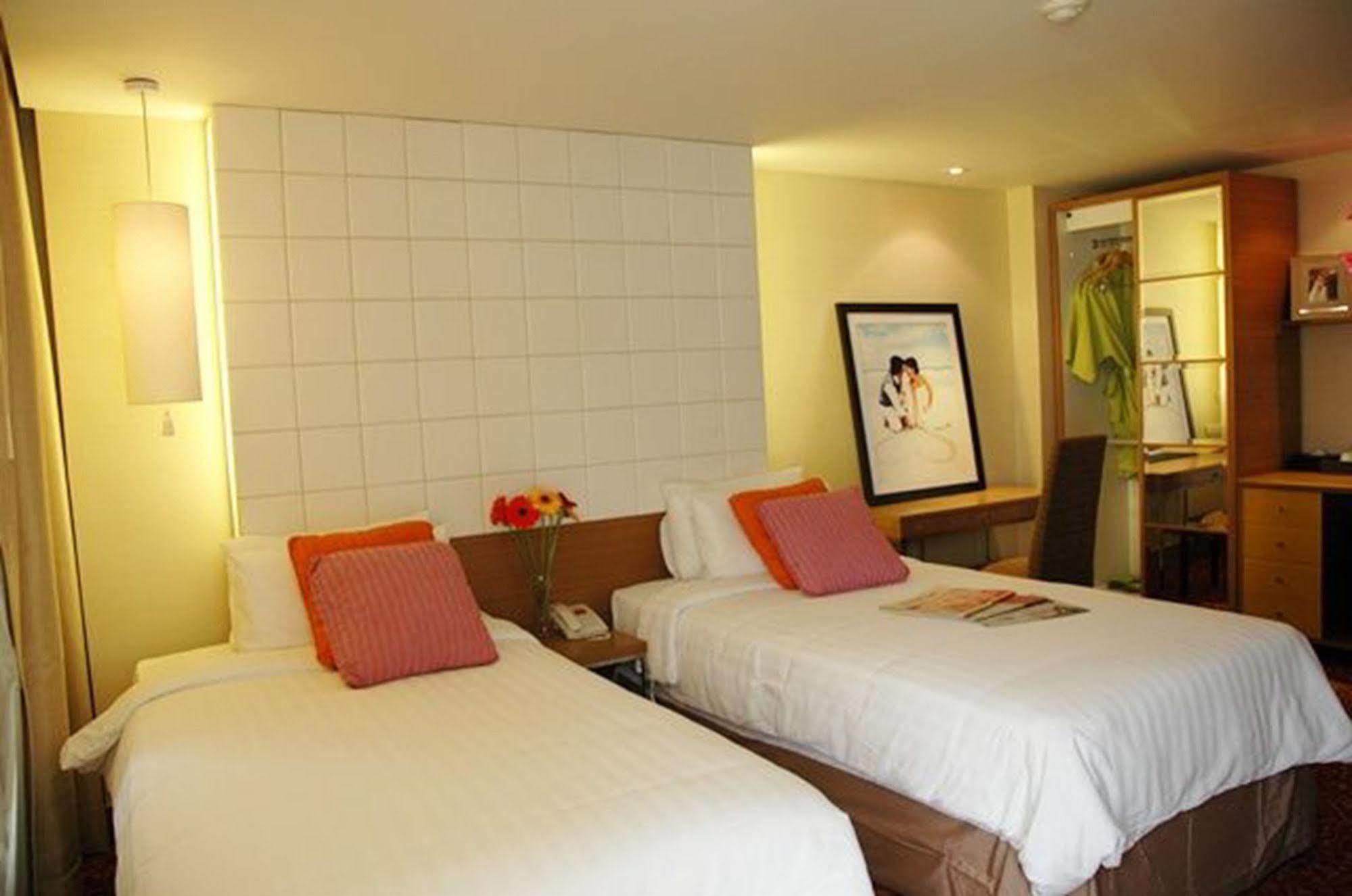 Tango Vibrant Living Hotel - Sha Extra Plus Bangkok Ngoại thất bức ảnh